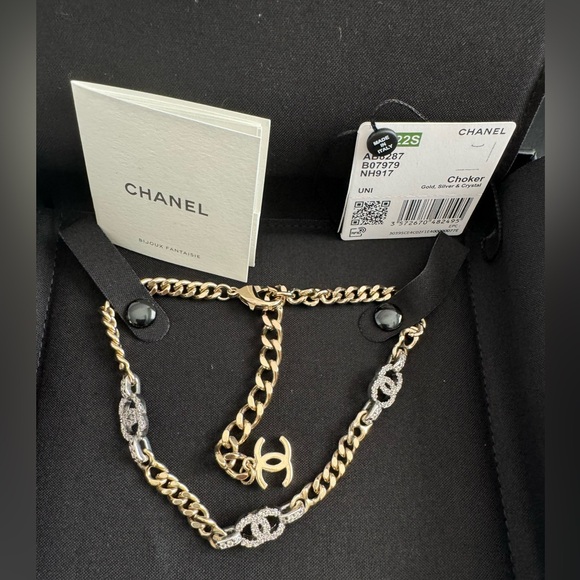 Brand new never worn Chanel Choker - Picture 2 of 5